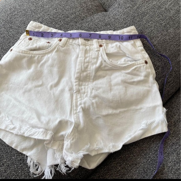 Zara White denim shorts with frayed hem - Picture 4 of 5